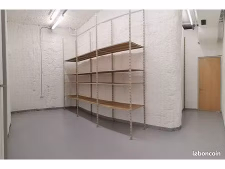 ? stockage stratégique 14 à 40m2 - local sur saint-cloud (porte de paris)
