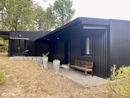 maison atypique de 100m2 sur terrain de 1200m2 située à fleu