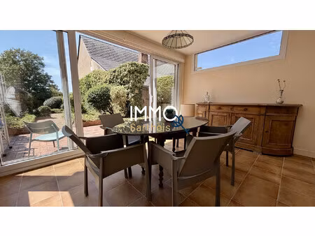 spacieuse maison de caractère avec jardin et dépendances – ?