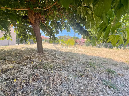 terrain constructible 450m² - 5 min uzès - village recherché