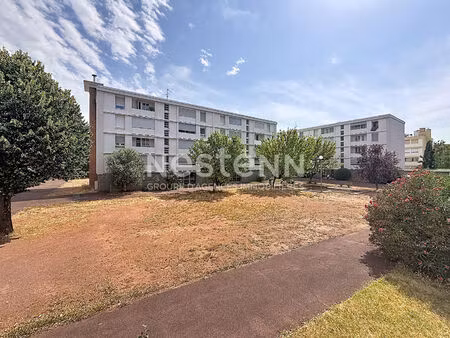appartement t4 - 2 chambres - 2 balcons  cave et parking privé - copropriété rénovée et cl