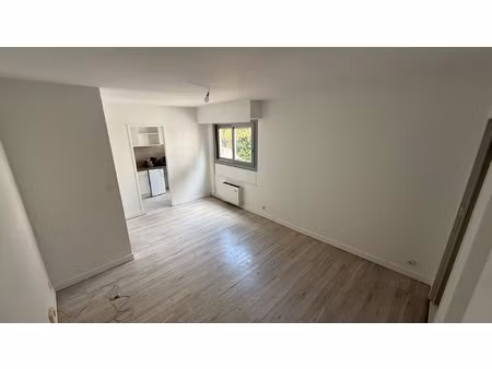 studio prox castellane tbe rome italie 13006