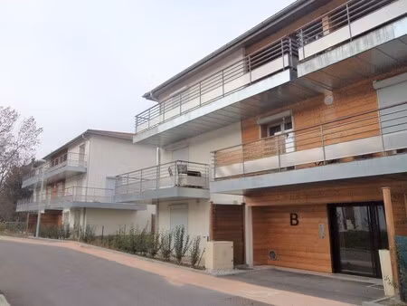 t2 avec parking et balcon à neuvecelle