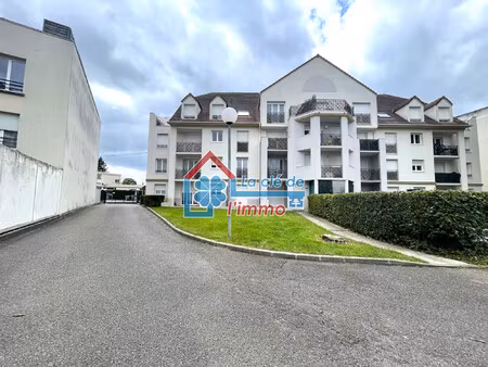 studio meublé + terrasse + parking