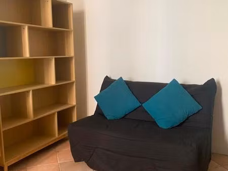 studio meublé au cœur du village (22m2) - meyrargues 13650
