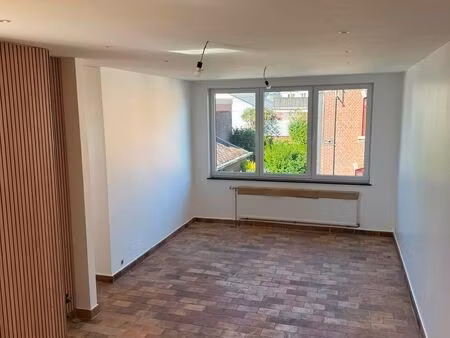 maison à louer à rue de leernes 37 fontaine-l'évêque (vbe47468)