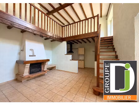 a vendre  maison de village pleine de charme avec grande terrass