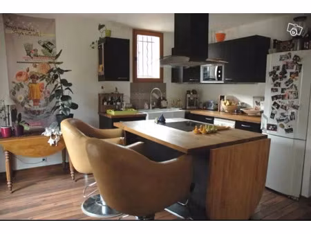 location appartement 3 pièces 59 m2 à meyrargues