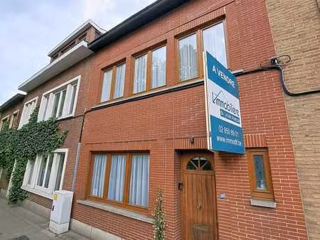 saint-job - charmante maison 3/4 chambres