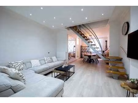 magnifique maison entièrement rénovée située à charleroi