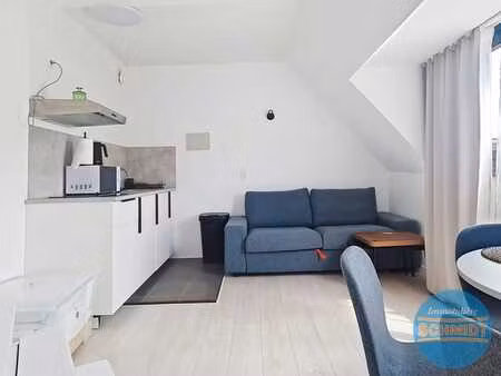 superbe duplex 1 ch meublé idéalement situé