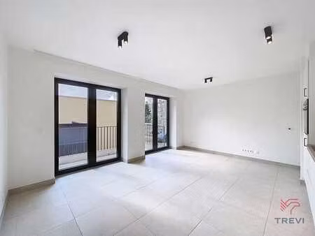 studio neuf avec terrasse dans un écrin verdoyant