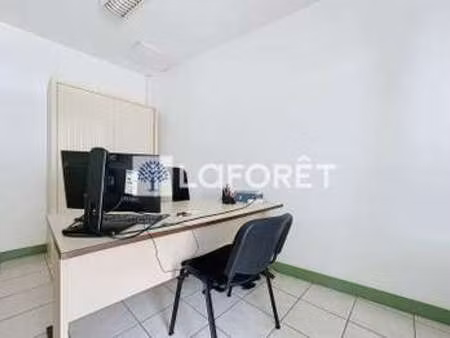 vente immeuble à bressuire (79300) : à vendre / 158m² bressuire