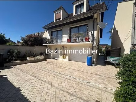 maison - 220m ²