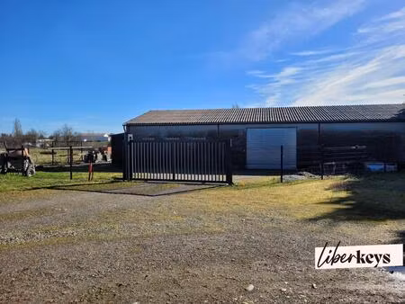 hangar sur terrain clos