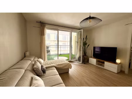 marseille 13007 - t2 43m² avect terrasse et parking