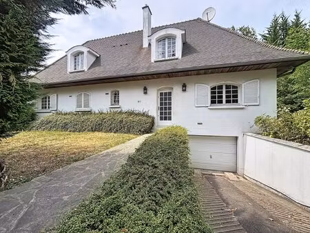 sucy-en-brie – clos de ville | maison familiale de 210 m² avec piscine sur 1 310 m² de ter