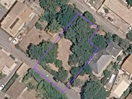 rare sur pézenas  terrain constructible de 1095 m2!