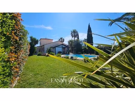 a saint-cyprien  maison 4 faces de 120m² sur une parcelle de 838m² avec piscine et garage