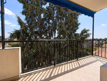 bron ? t4 de 91m² avec balcon  cave  garage  parking