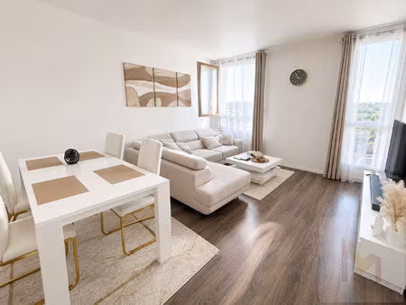 appartement 3 pièces lumineux avec balcon - rer a à 8 min