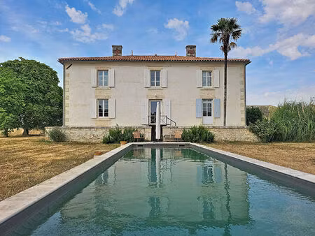 maison bouille courdault 8 pièce(s)  305 m²  terrain de 6015 m² 4 chambres  dépendances  p
