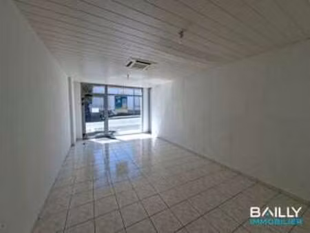 vente bureaux et commerces à la roche-sur-yon centre ville (85000) : à vendre / 41m² la ro