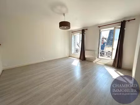 appartement t1 à louer au centre-ville de blois - réf 10051
