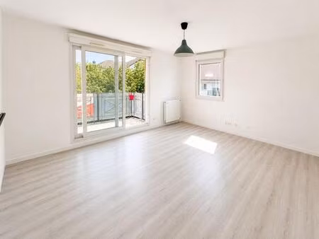 très grand f3 - terrasse - centre ville