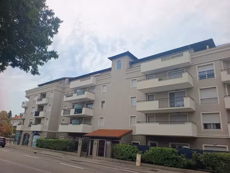 location appartement 2 pièces 38 m² à chassieu (69680)