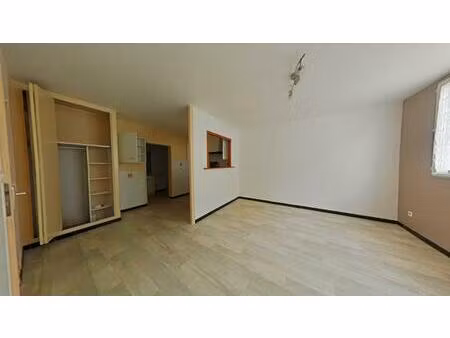 location appartement 1 pièce 25m² loudun 86200