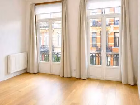 appartement 1 ch. schaerbeek  parquet  lumineux  full équipé
