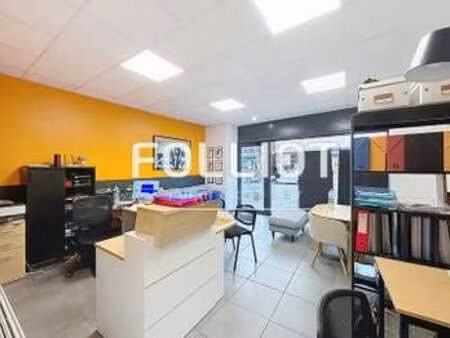 location bureaux et commerces à pontorson (50170) : à louer / 82m² pontorson