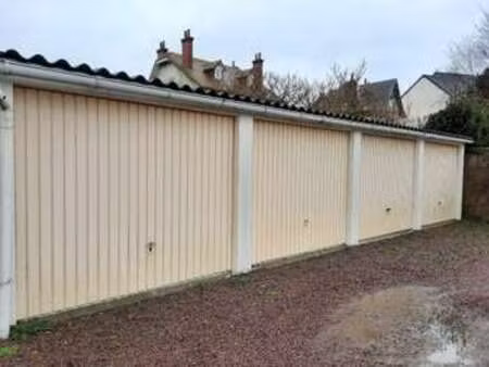 location garage box et parking à saint-aubin-sur-mer (14750) : à louer / 13m² saint-aubin-
