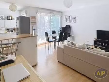 location appartement 2 pièces à la roche-sur-yon (85000) : à louer 2 pièces / 47m² la roch