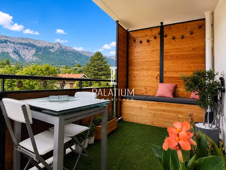 appartement deux pièces avec terrasse dans résidence de standi