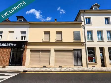 immeuble mixte en plein cœur de montville !
