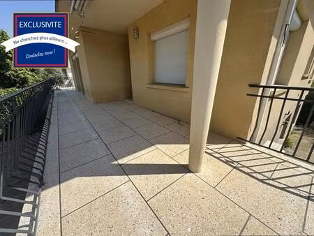valergues : exclusivité : appartement t5 de 113 m2 habitables avec terrasse et 2 places de