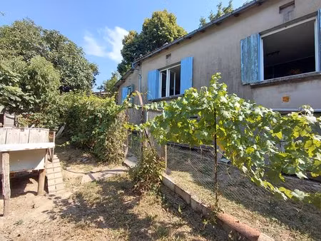 corps de ferme en pierre à saint-christophe  sans voisins  avec grange  dépendances et ter