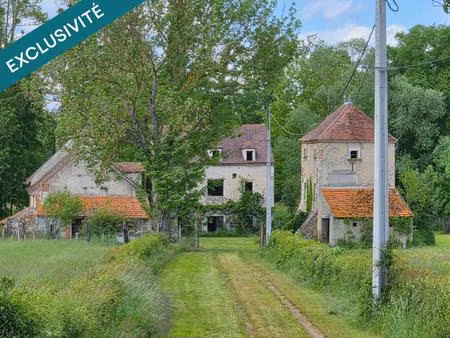ancien moulin avec maison à rénover sur 17141 m2