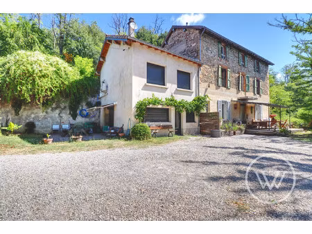 propriété de 241m² sur une parcelle de 3585m²  à romans