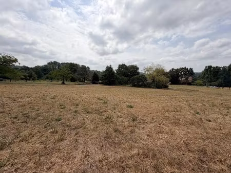 terrain à bâtir avec cu - cadre champêtre  à quelques minutes à pied du centre de cazals