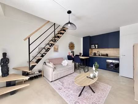 exclusivité – duplex entièrement rénové en plein cœur de verrières-le-buisson