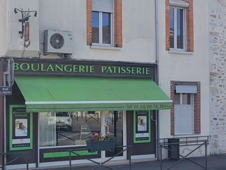 77 - immeuble avec local commercial