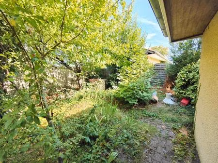 echoppe en pierre avec garage de 29 m²