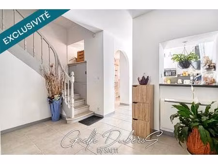 charmante maison de ville avec garage et jardin ***pré visite 3d disponible sur demande***