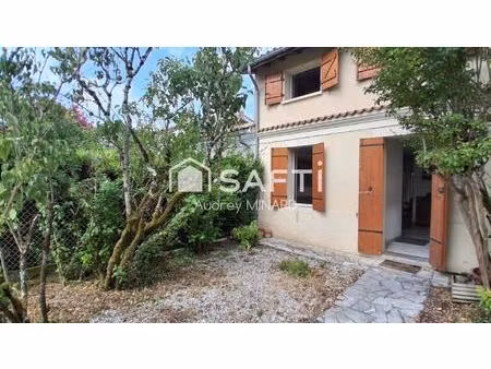 maison au calme avec deux grandes chambres  jardin et garage
