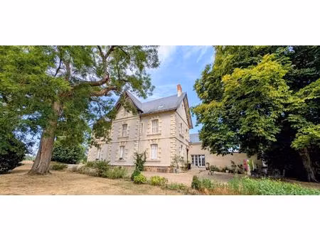 propriété du 17éme et manoir du 19éme sur 6 hectares