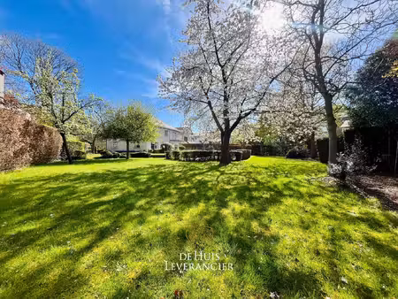 exclusieve villa op uitzonderlijk perceel van 1 767 m²  grenzend aan natuurgebied