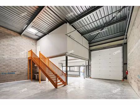 location local d'activités le haillan 128 m²